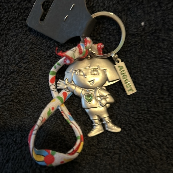 Green birthstone color, August Dora the Explorer, keychain - Picture 2 of 3